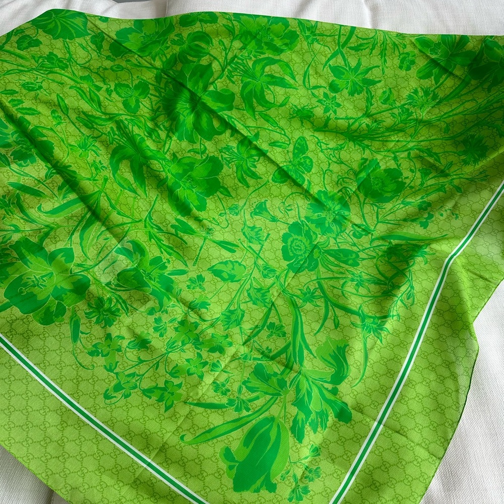 Gucci Flora Scarf/Shawl